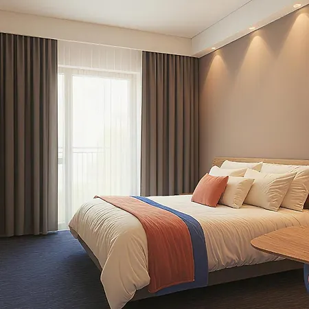 Express & By Ihg